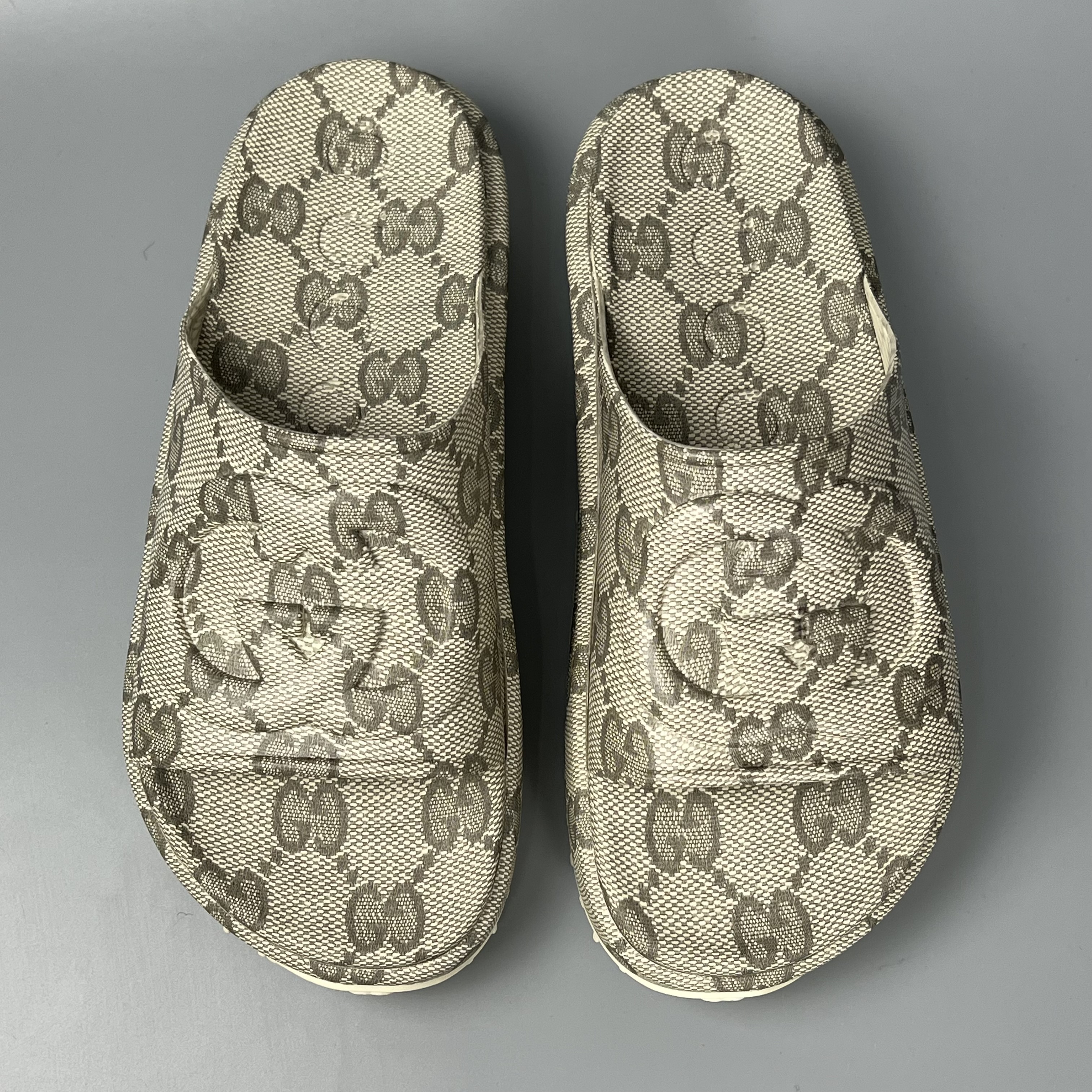 GUCCI 725535 JAAC6 9742