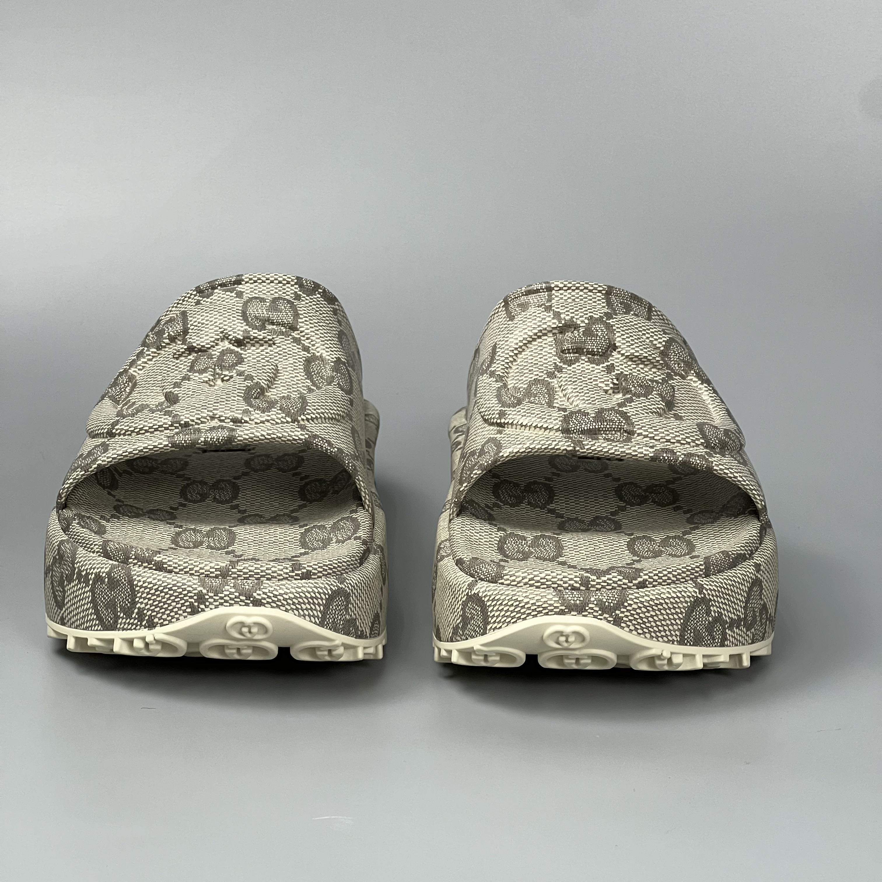 GUCCI 725535 JAAC6 9742