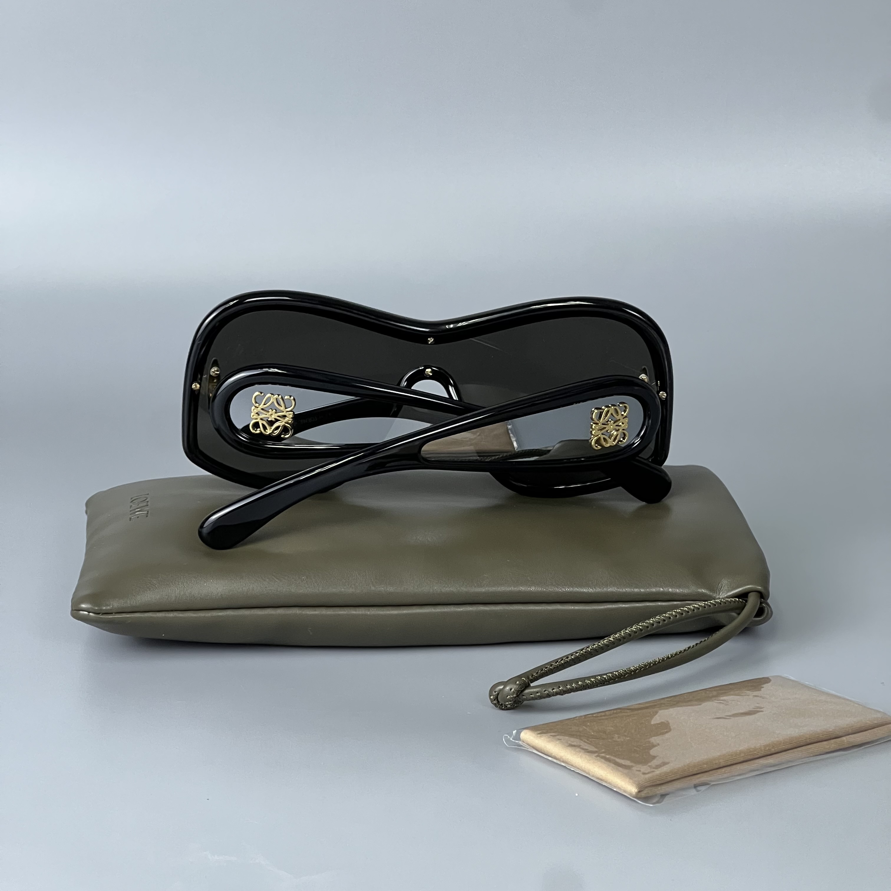 LOEWE LW40131I 01C 145