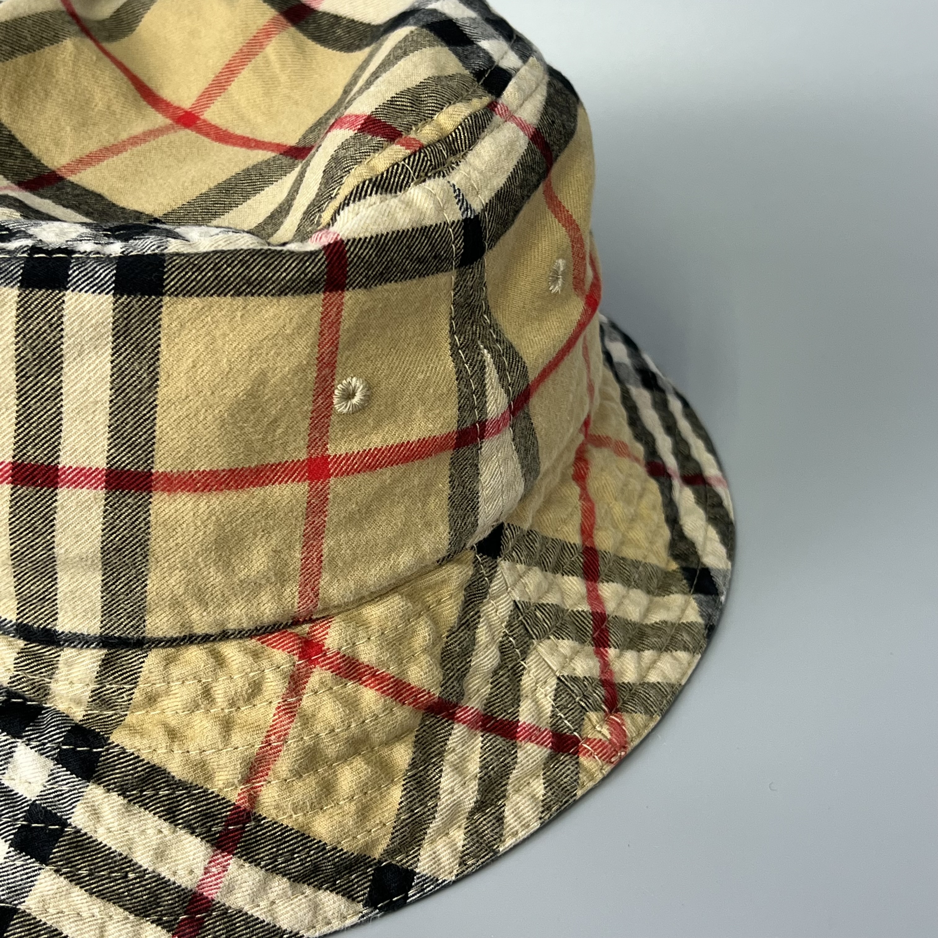 BURBERRY 8075657
