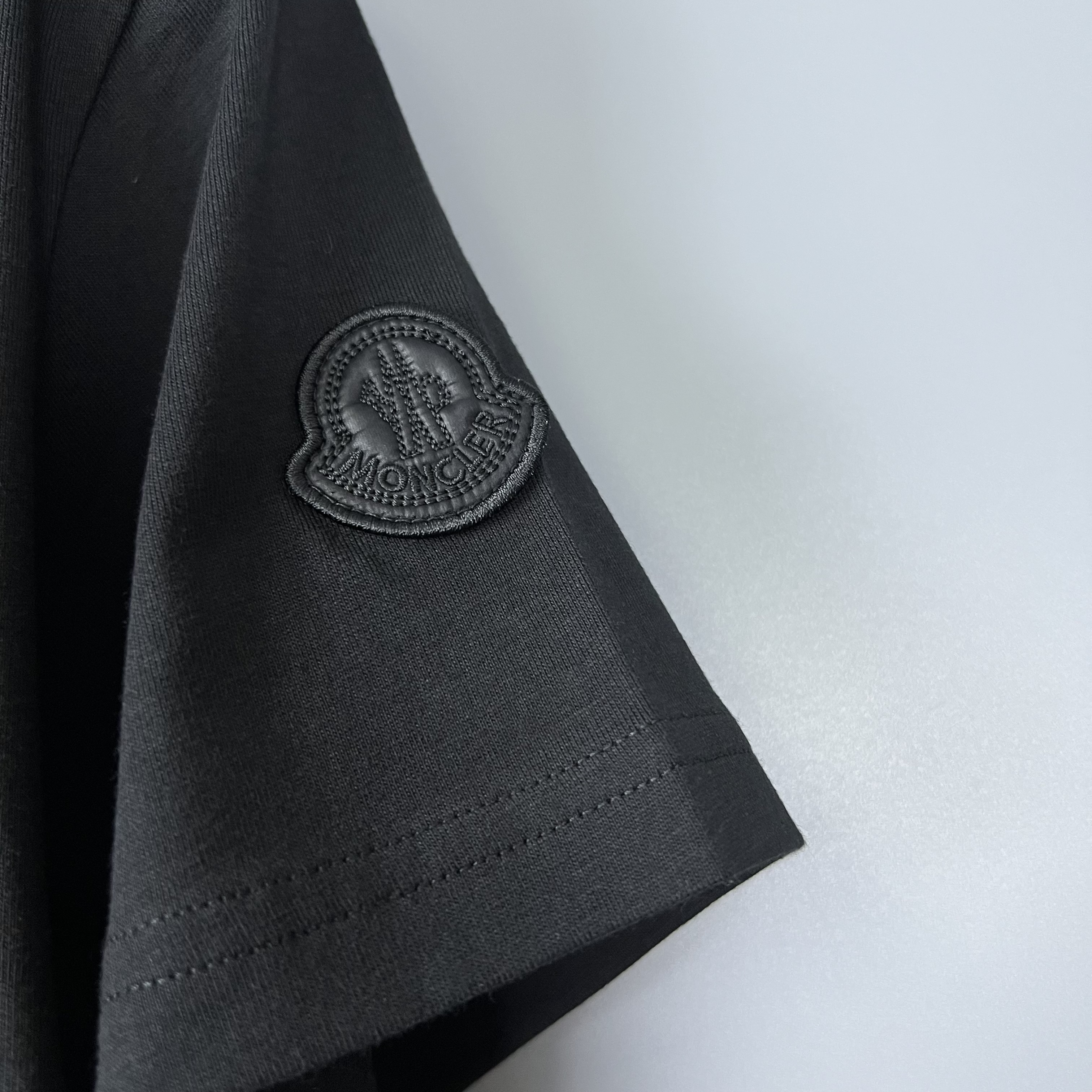 MONCLER 8C00021 89AIJ 999