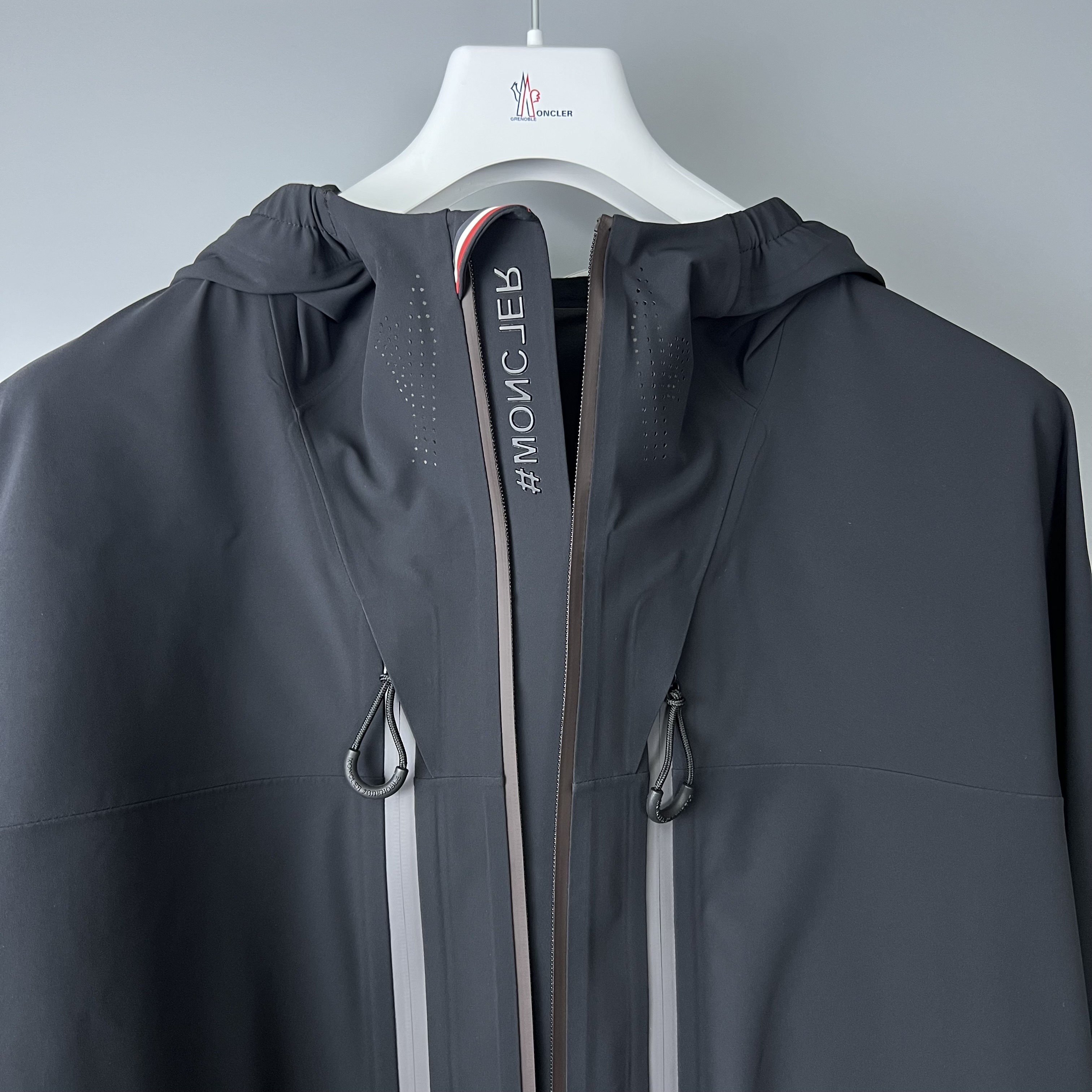 MONCLER J20971A00001 597FA 999