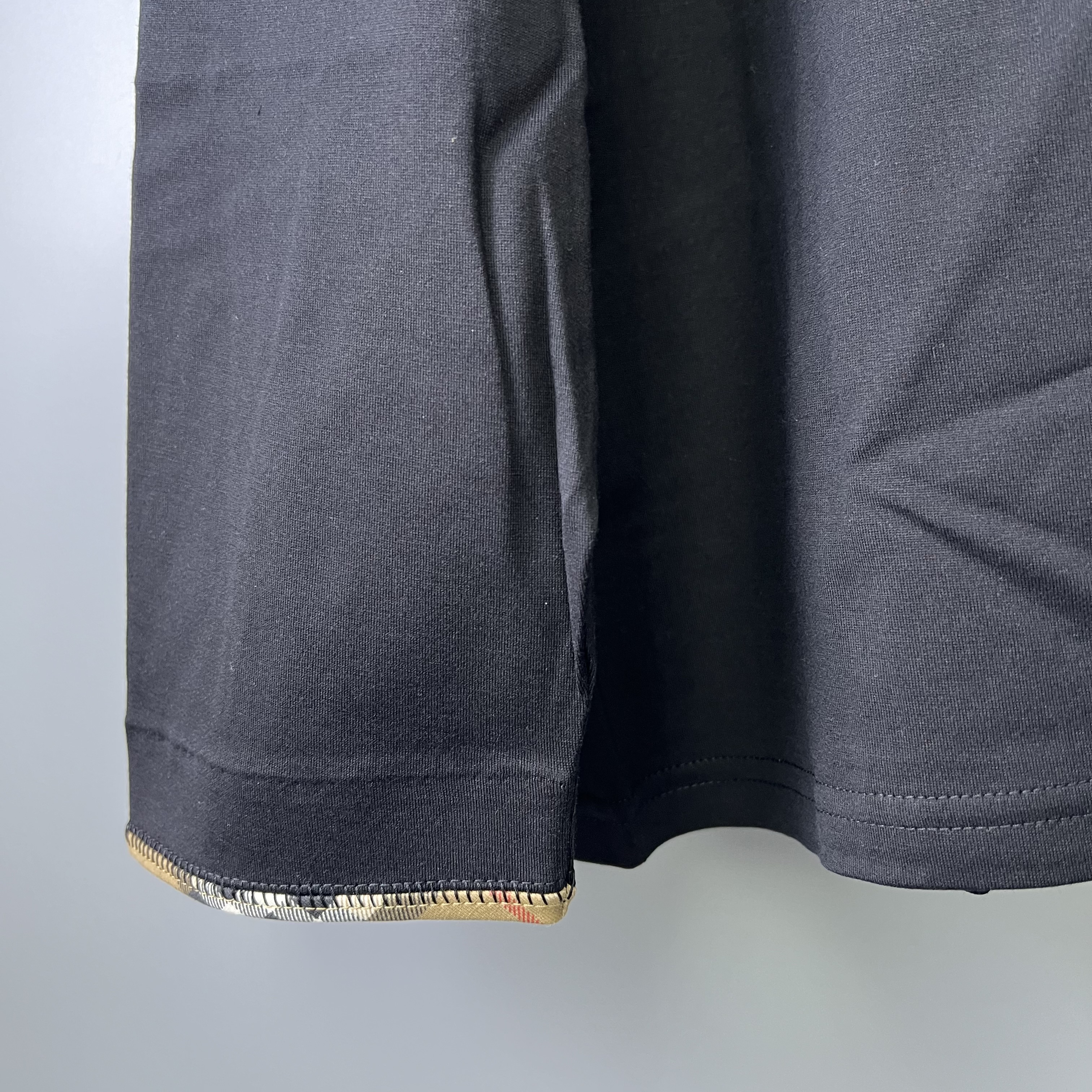 BURBERRY 81042821