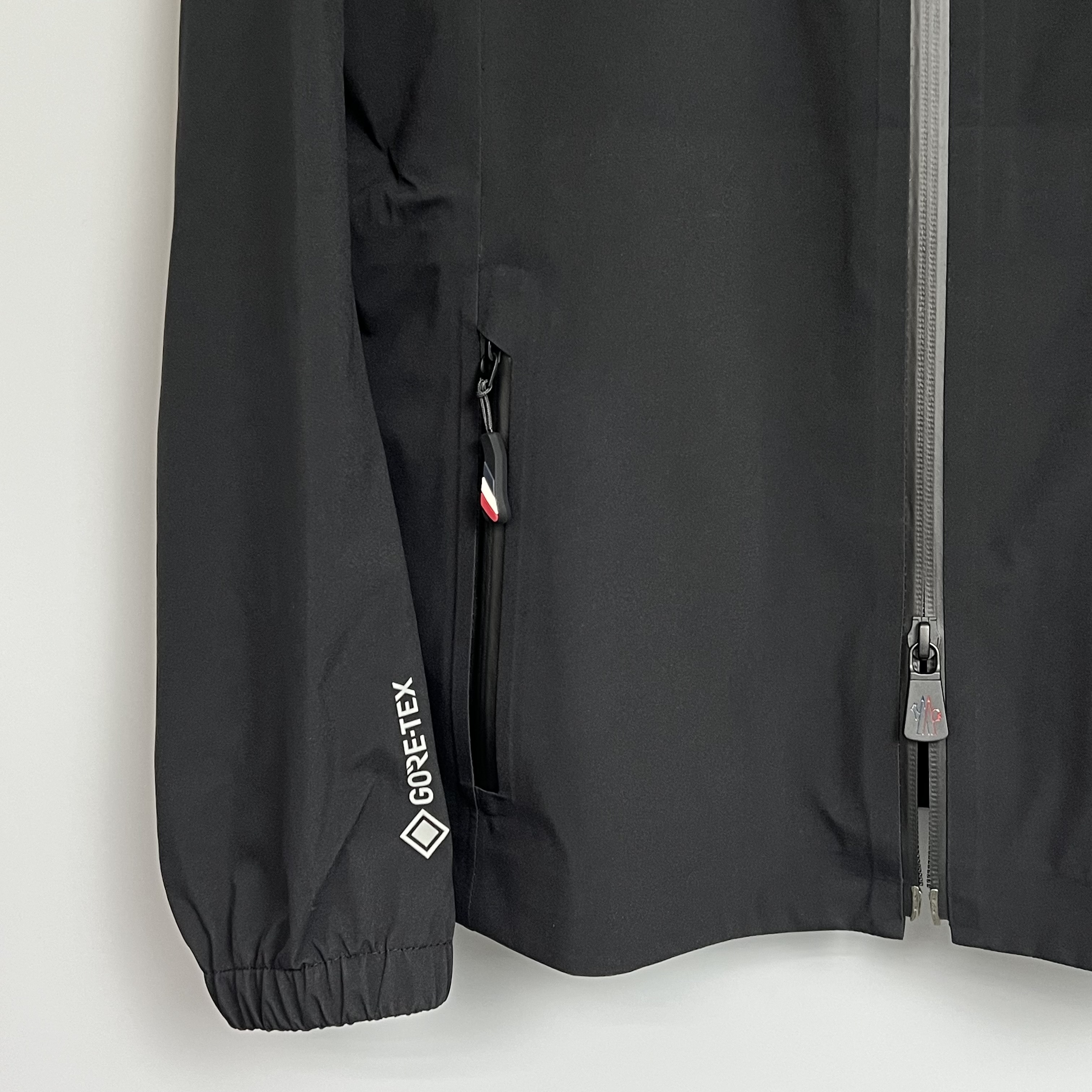 MONCLER GRENOBLE 098 1A000 10 5987M 999