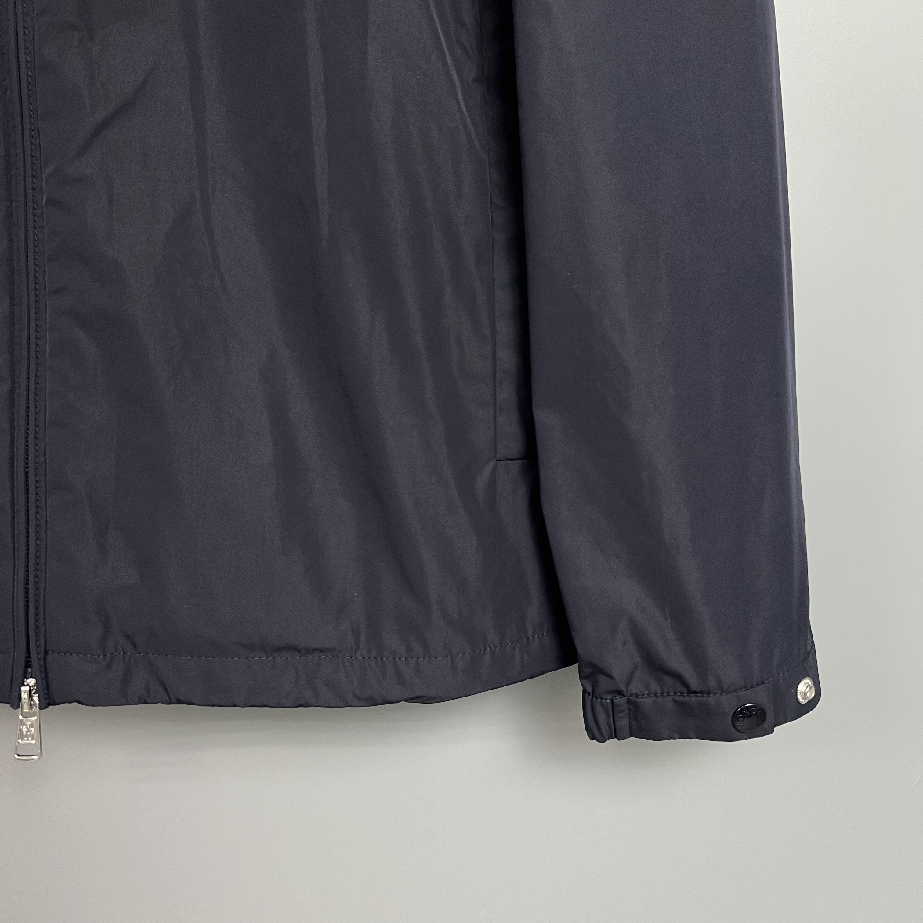 Moncler L1091 1A00155 59876 74S
