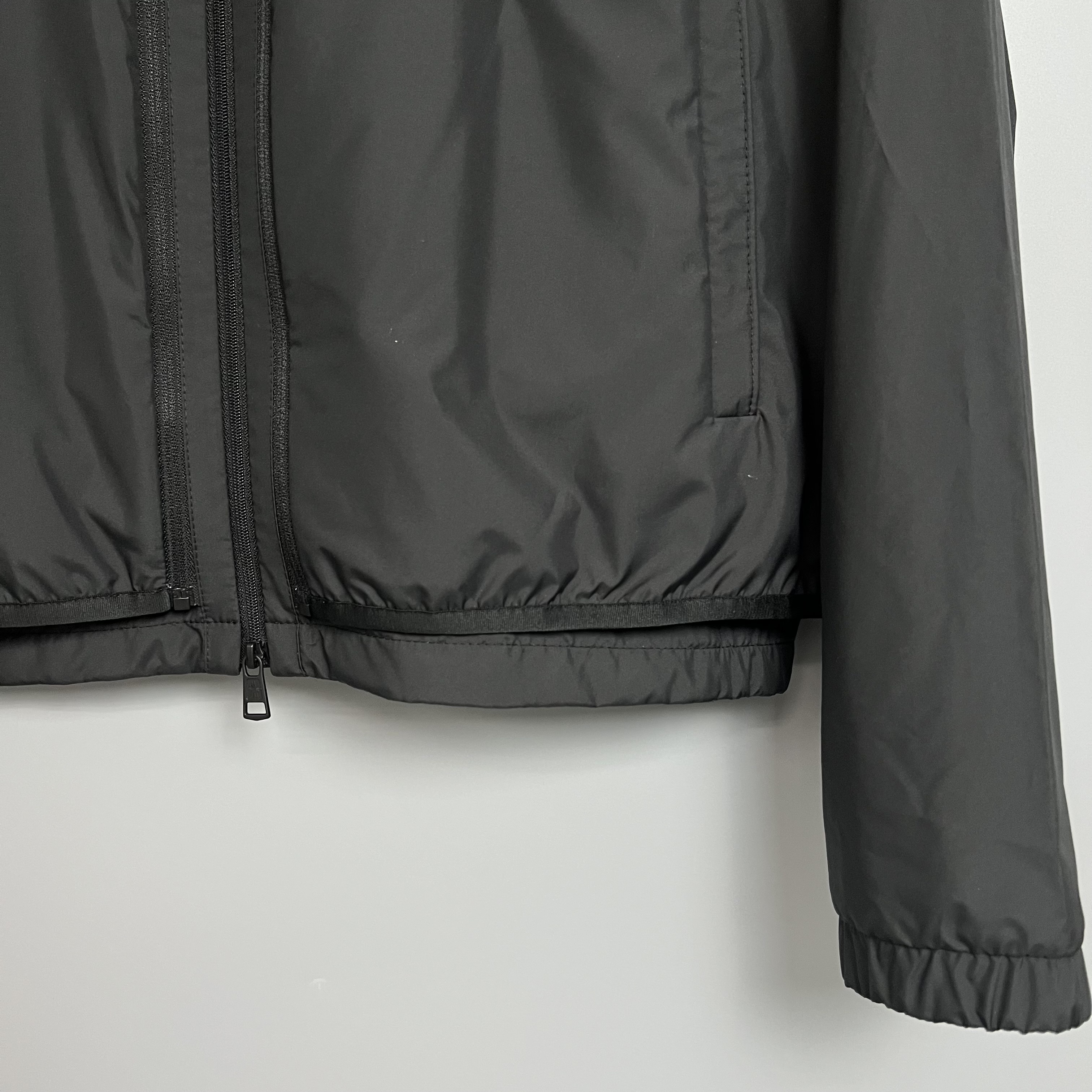 Moncler L1091 1A00108 597YW 999