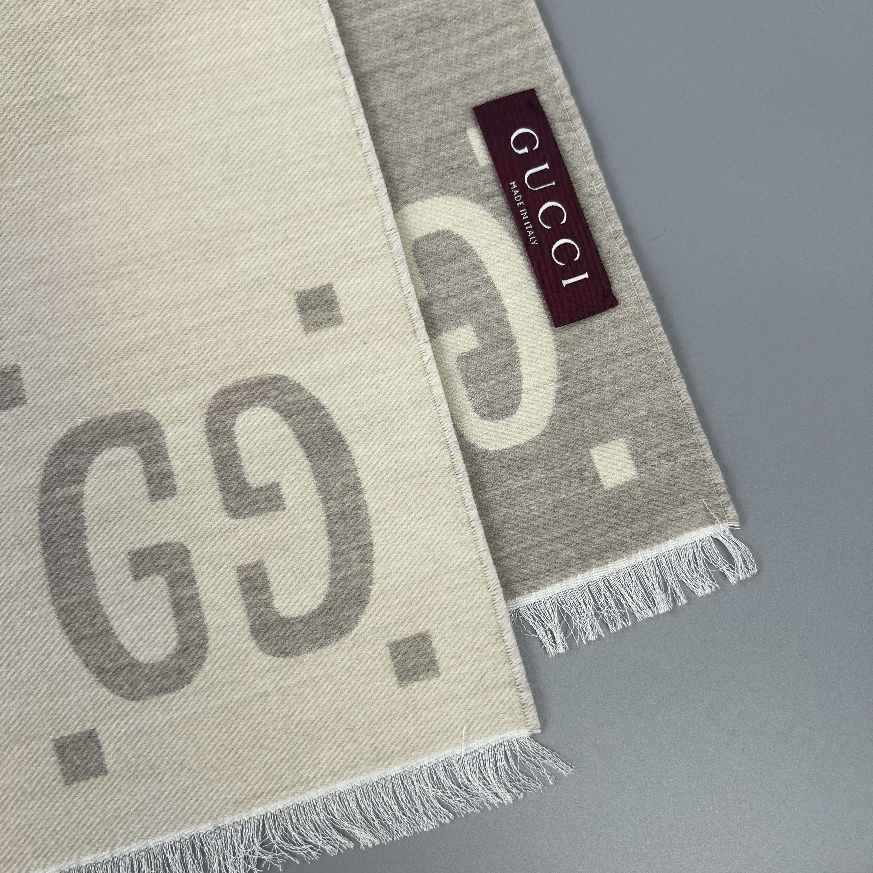 GUCCI 495592 4G350 9279