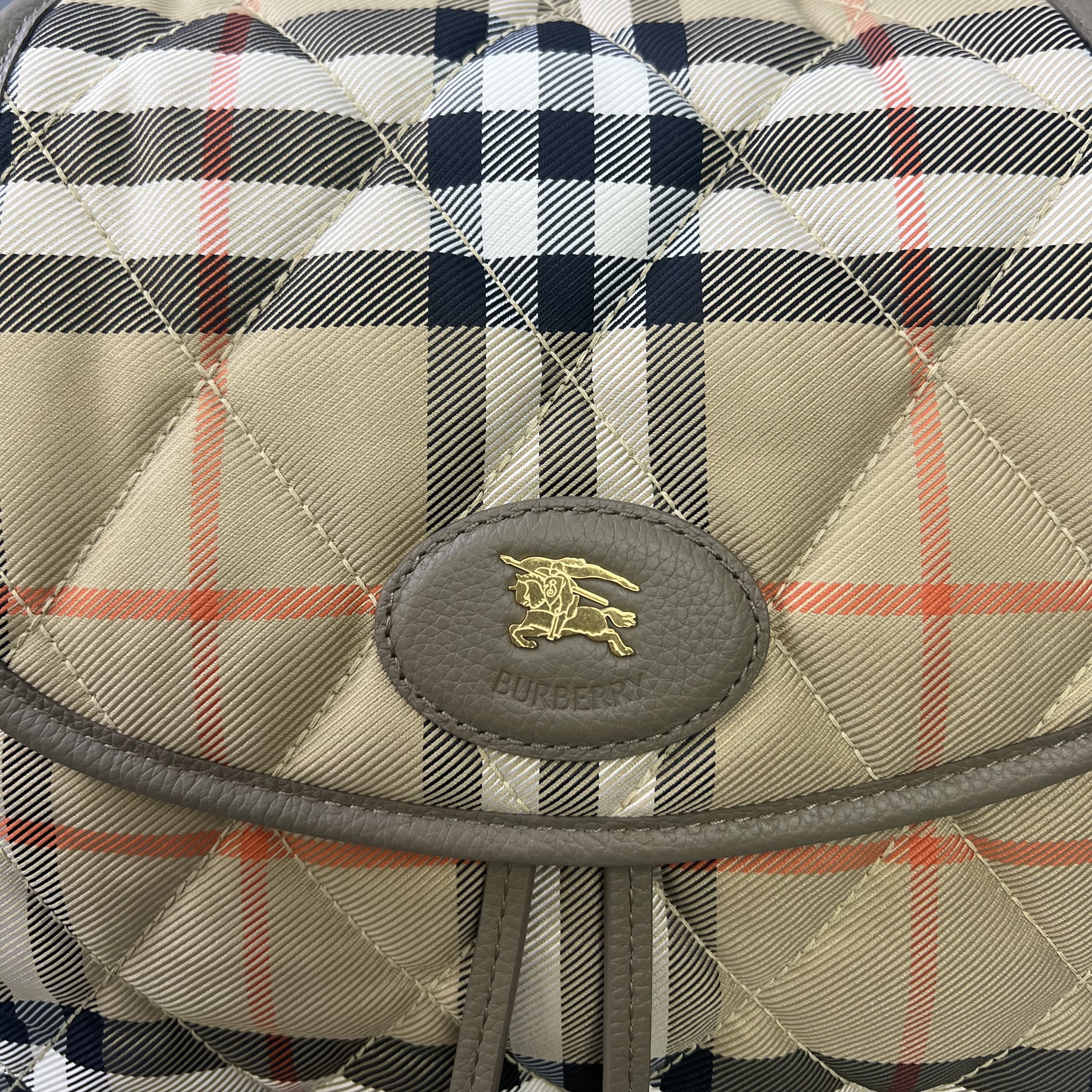 BURBERRY 8115396