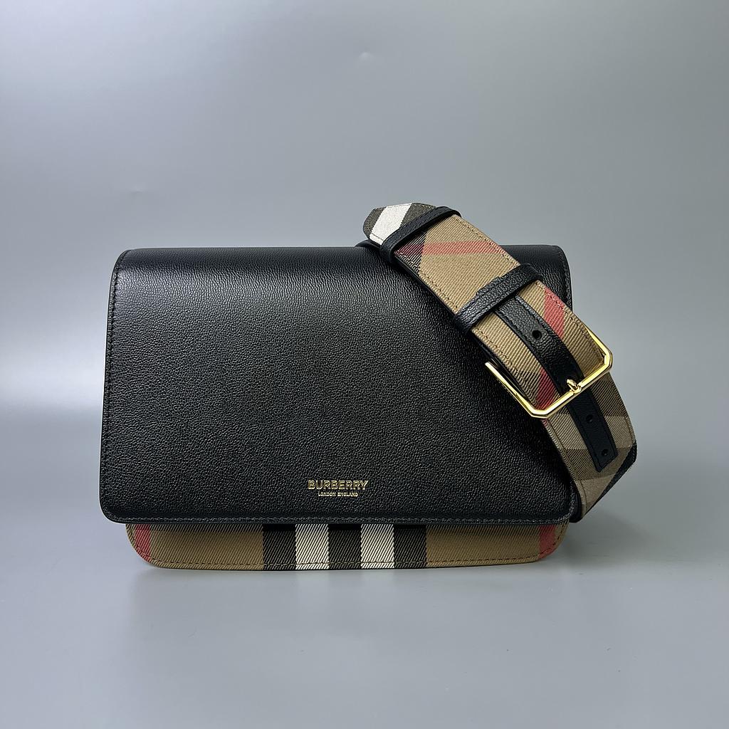 BURBERRY 8084025