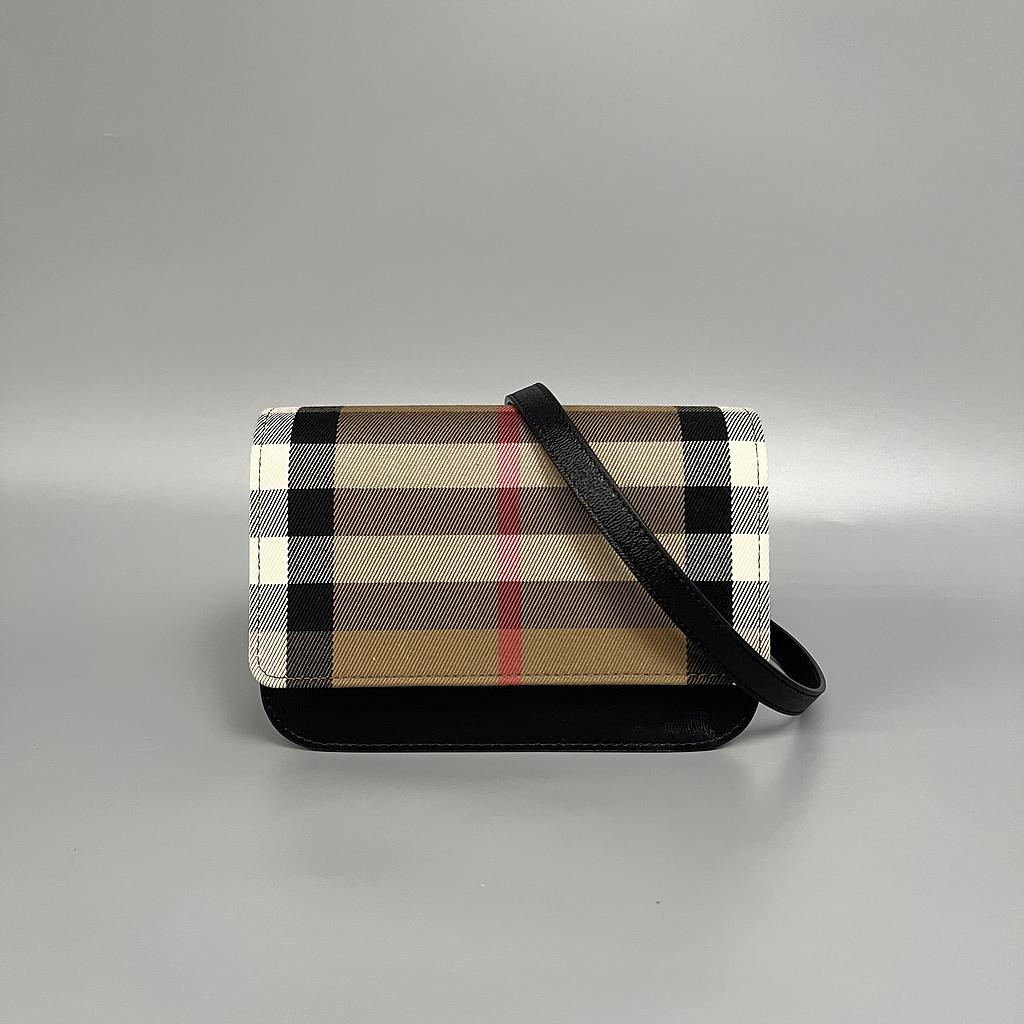 BURBERRY 80840261