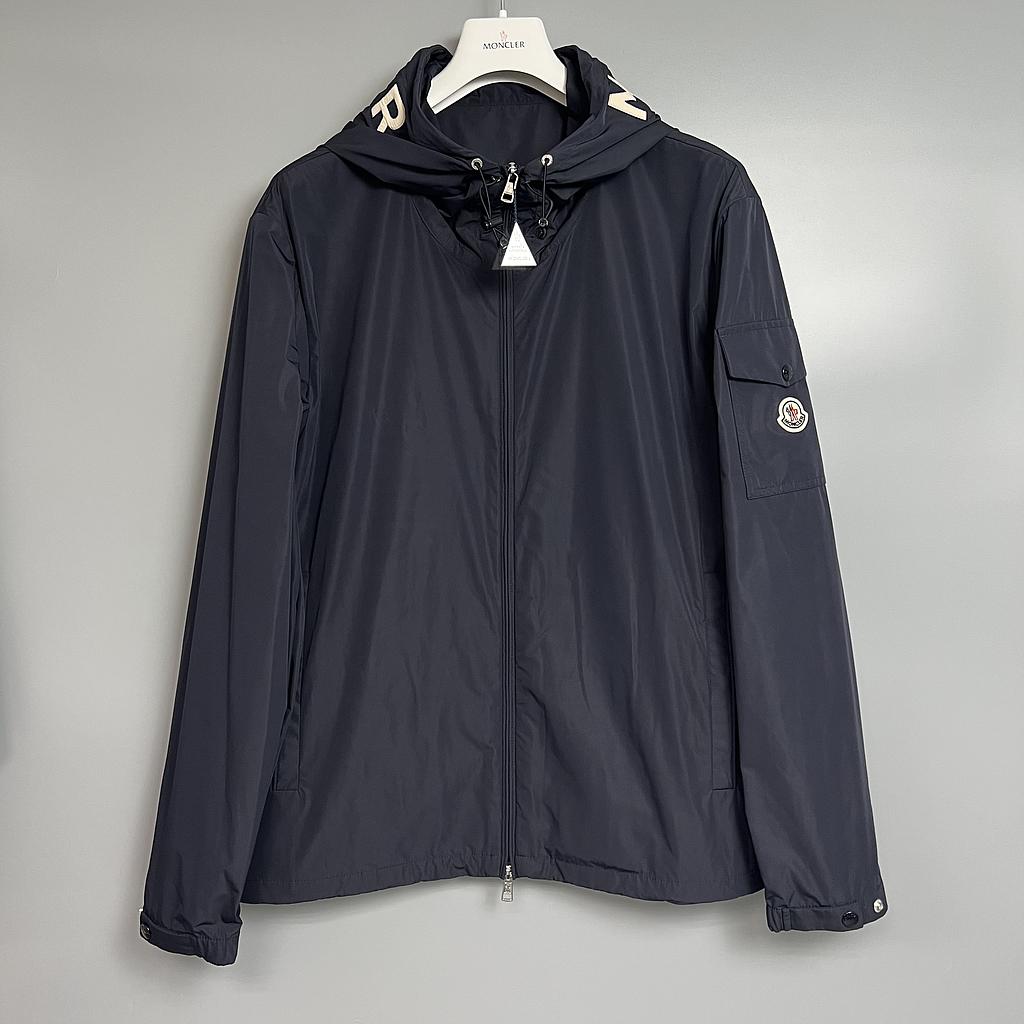 Moncler L1091 1A00155 59876 74S
