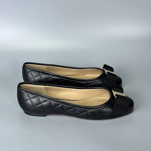 Salvatore Ferragamo 672100 01M831 - IT