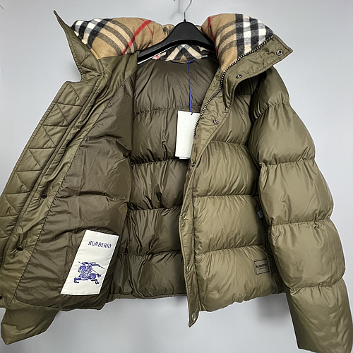 BURBERRY 8105227