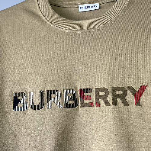 BURBERRY 8111831