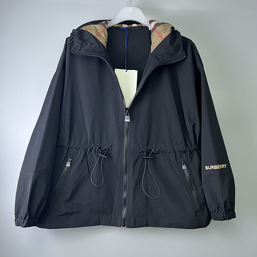 BURBERRY 8113654