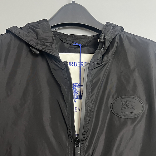 BURBERRY 8110236