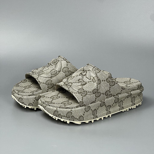 GUCCI 725535 JAAC6 9742