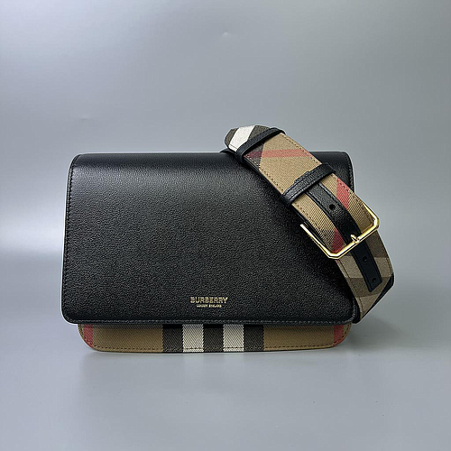BURBERRY 8084025